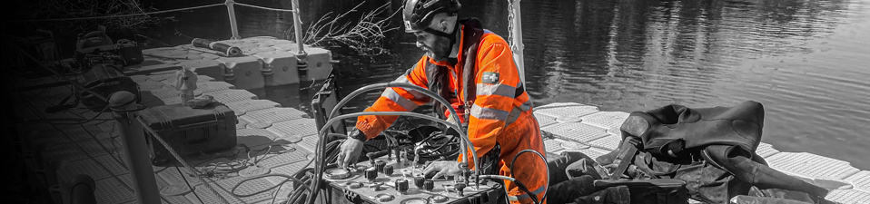 Chalk lake 1000 tonne concrete plug Kent